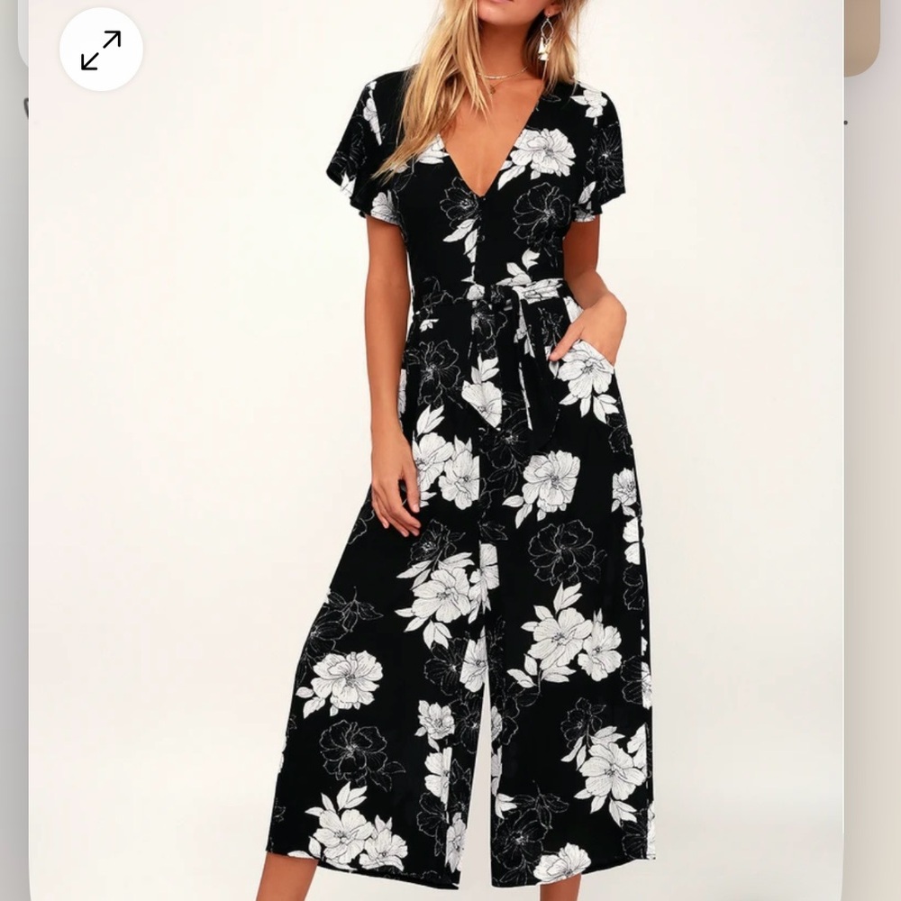 Lulus North Pacific Black White Floral Cropped Wide Leg‎ Pockets Jumpsuit SMALL